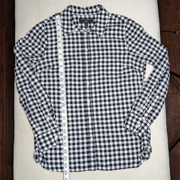 Banana Republic Black and White Plaid Flannel Button Down - Picture 4 of 6